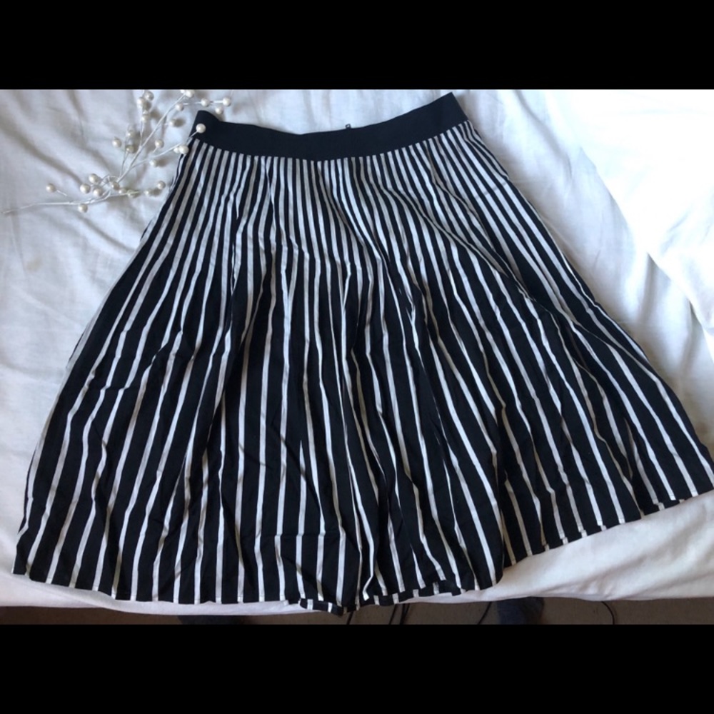 Black and white stripped skirt